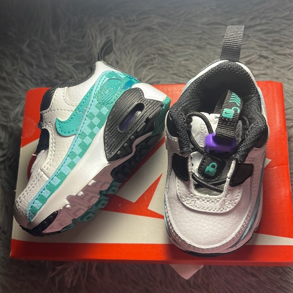 new infant sneakers that never been worn. - Picture 2 of 3